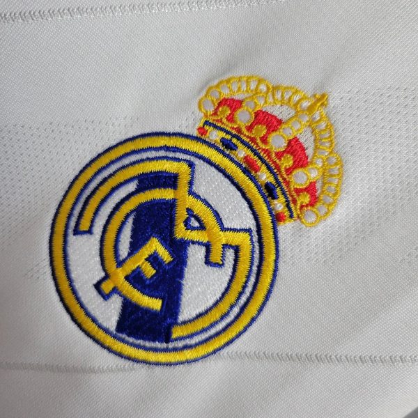 Real Madrid 2017/2018 Home Retro Jersey - Image 3